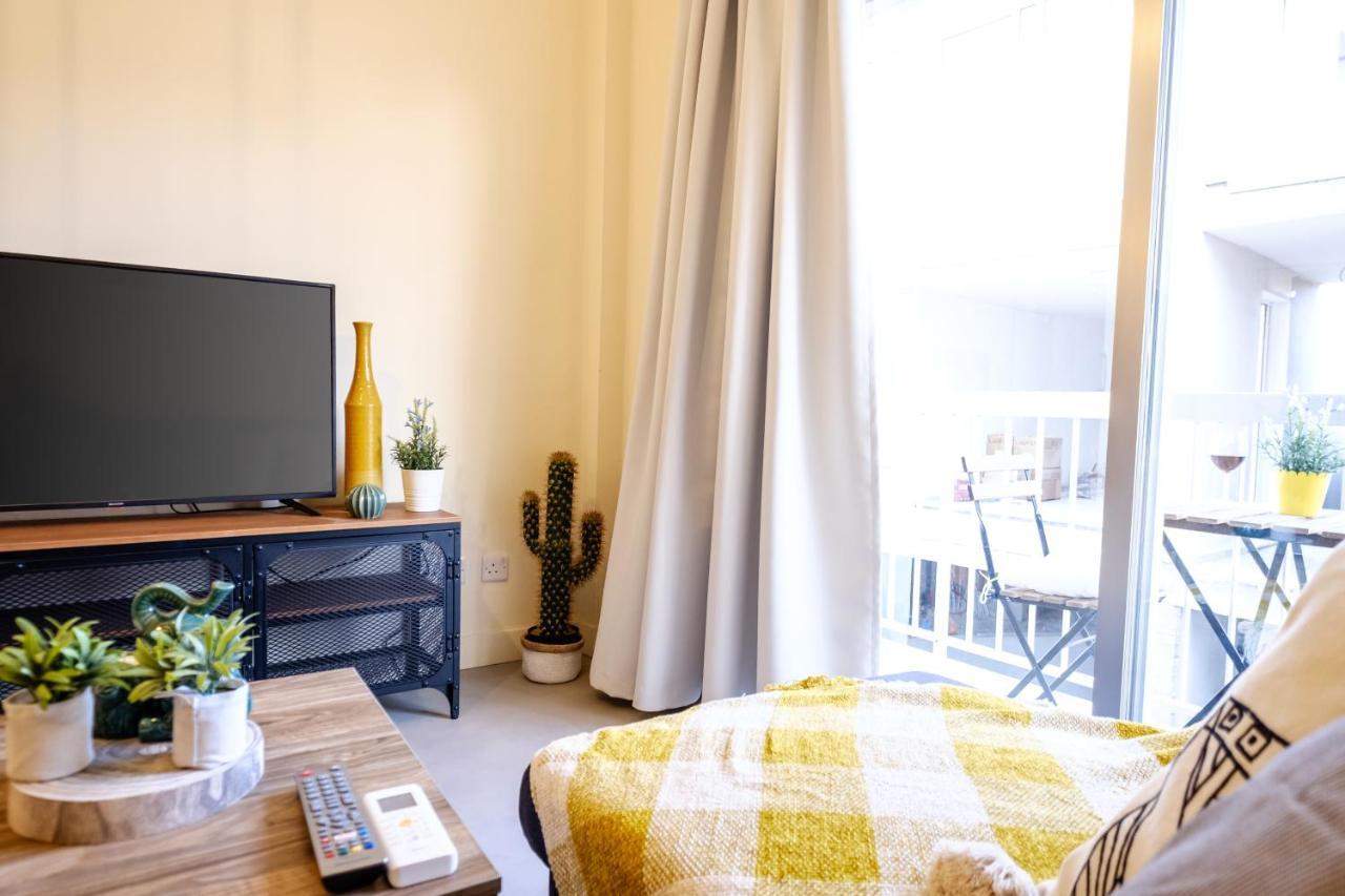 The Joy - Centre One Bedroom Flat Larnaca Extérieur photo